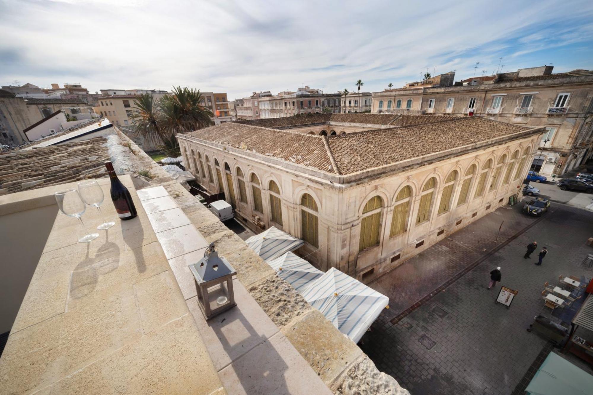 Arco Del Mercato Apartment Syracuse ภายนอก รูปภาพ